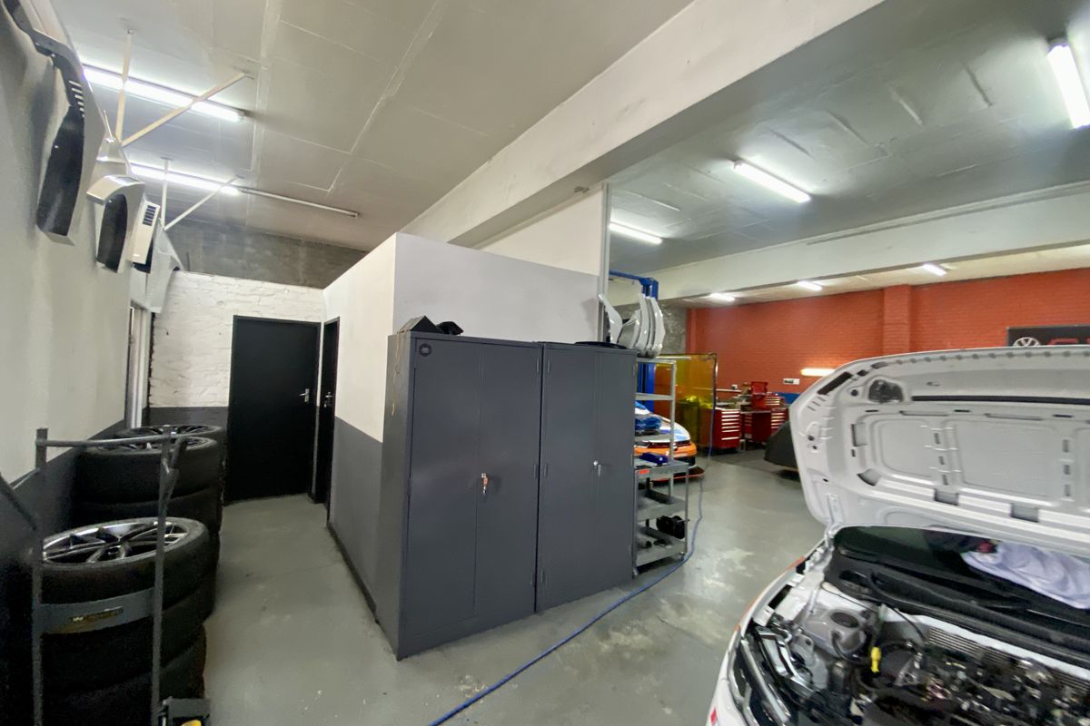 Prime Industrial Property in Kyalami. - Photo 5