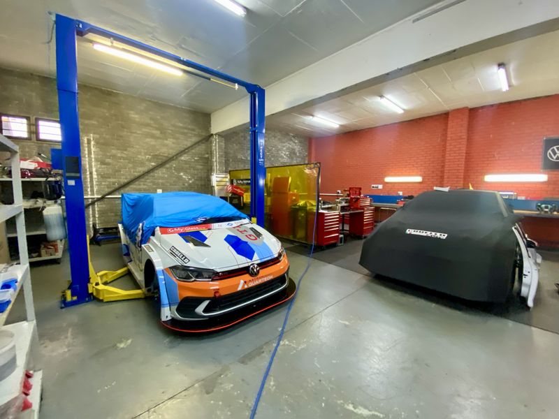 Prime Industrial Property in Kyalami. - Photo 9