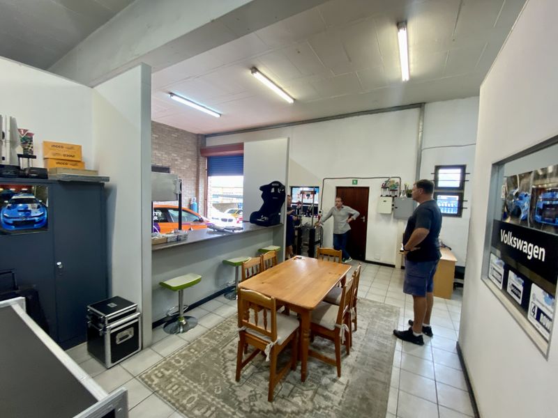 Prime Industrial Property in Kyalami. - Photo 8