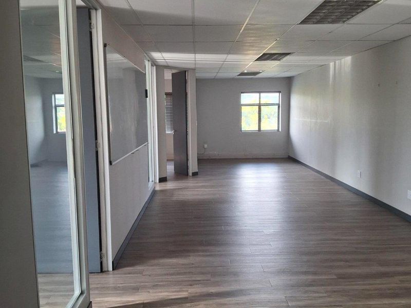 Atterbury Court - Beautifully Revamped Offices Available in the Heart of Faerie Glen! - Photo 10