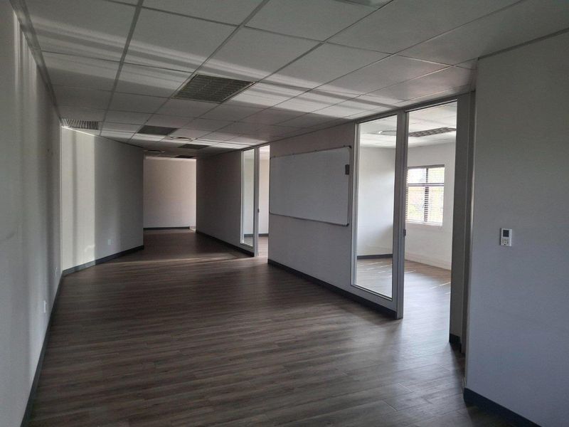 Atterbury Court - Beautifully Revamped Offices Available in the Heart of Faerie Glen! - Photo 9