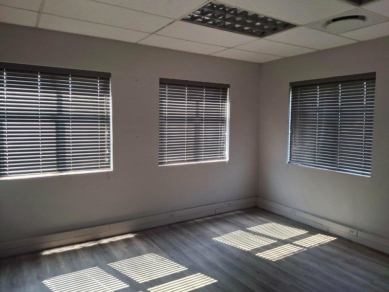 Atterbury Court - Beautifully Revamped Offices Available in the Heart of Faerie Glen! - Photo 8