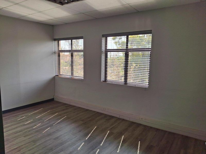 Atterbury Court - Beautifully Revamped Offices Available in the Heart of Faerie Glen! - Photo 7