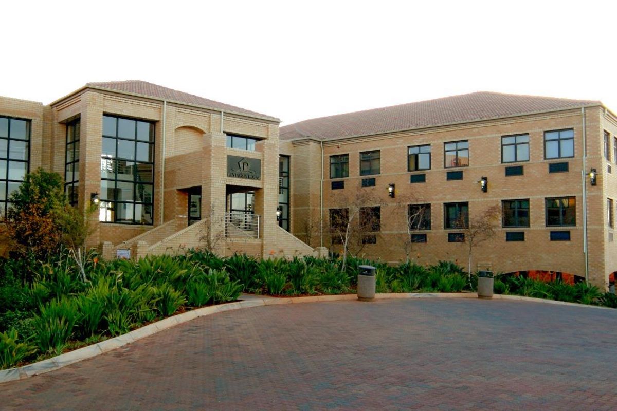 Atterbury Court - Beautifully Revamped Offices Available in the Heart of Faerie Glen! - Photo 2