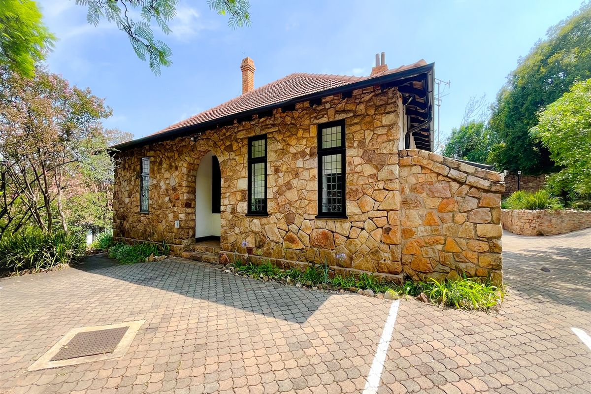 Office space to purchase in Parktown - Photo 4