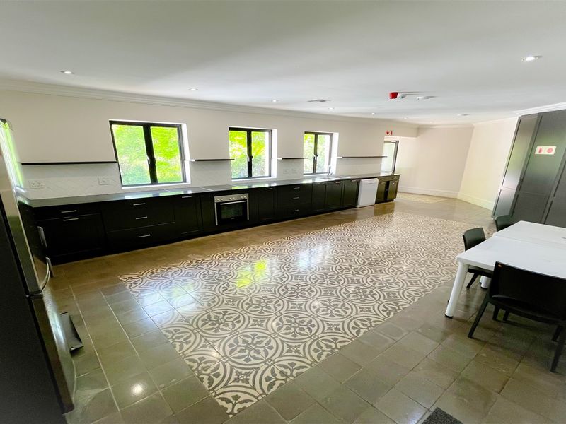 Office space to purchase in Parktown - Photo 3