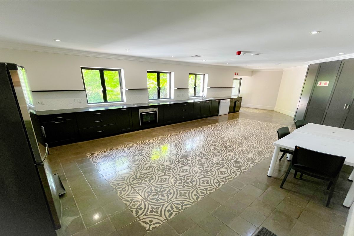 Office space to purchase in Parktown - Photo 3