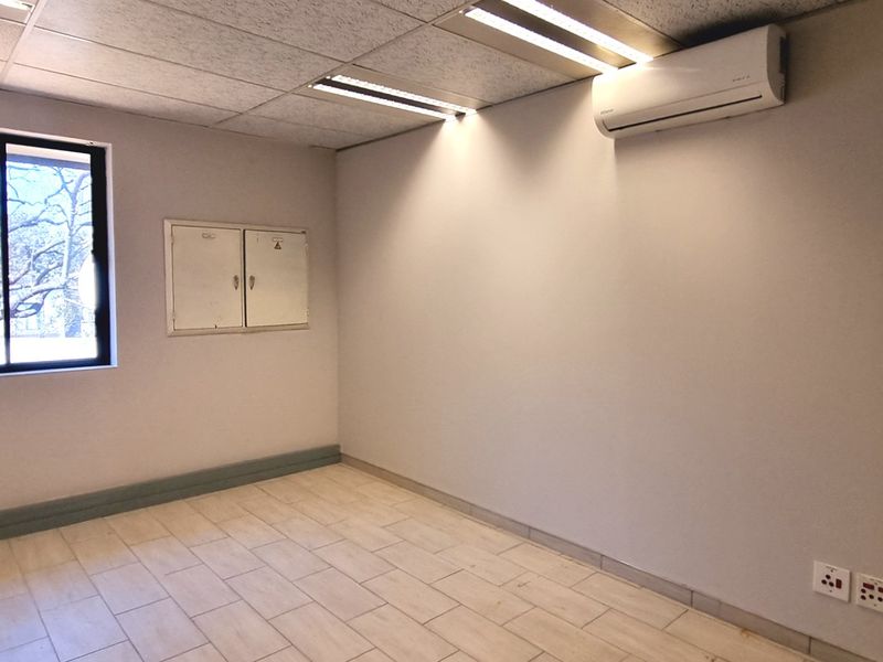 Office space to let on the 1st floor of Block E in Homestead Park Rivonia - Photo 8
