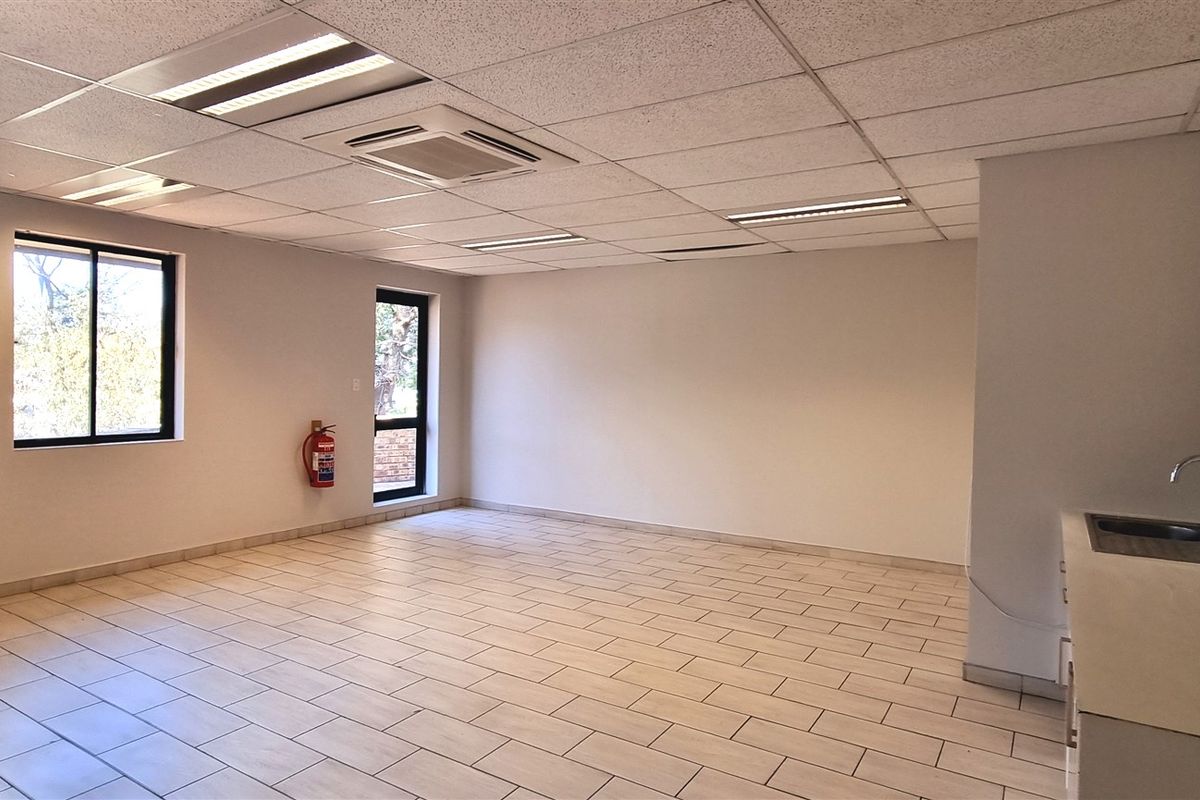 Office space to let on the 1st floor of Block E in Homestead Park Rivonia - Photo 3