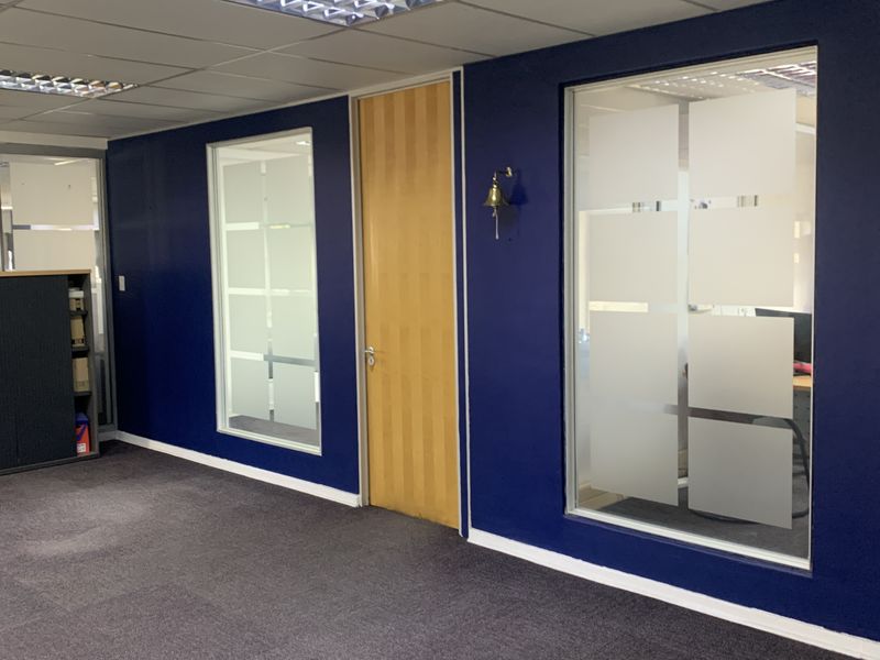 Warehouse to let in Pomona - Photo 10