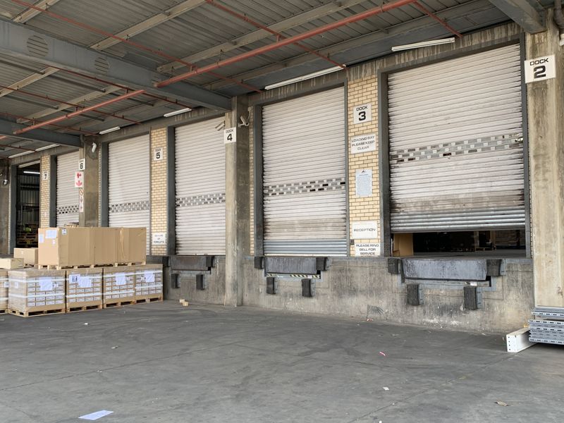 Warehouse to let in Pomona - Photo 3