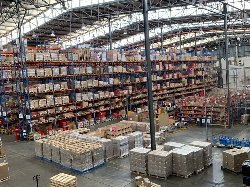 Warehouse to let in Pomona - Photo 2