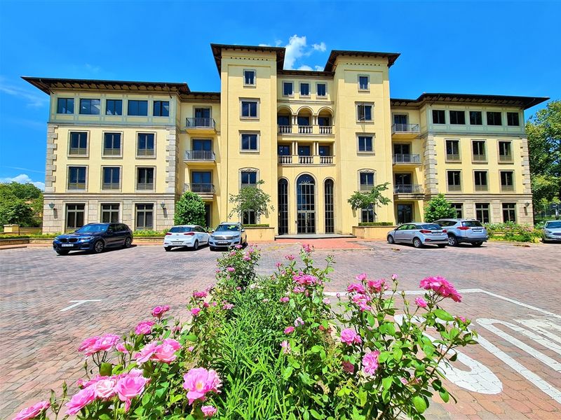 530m2 Office to Let in The Palazzo Tower - Photo 2