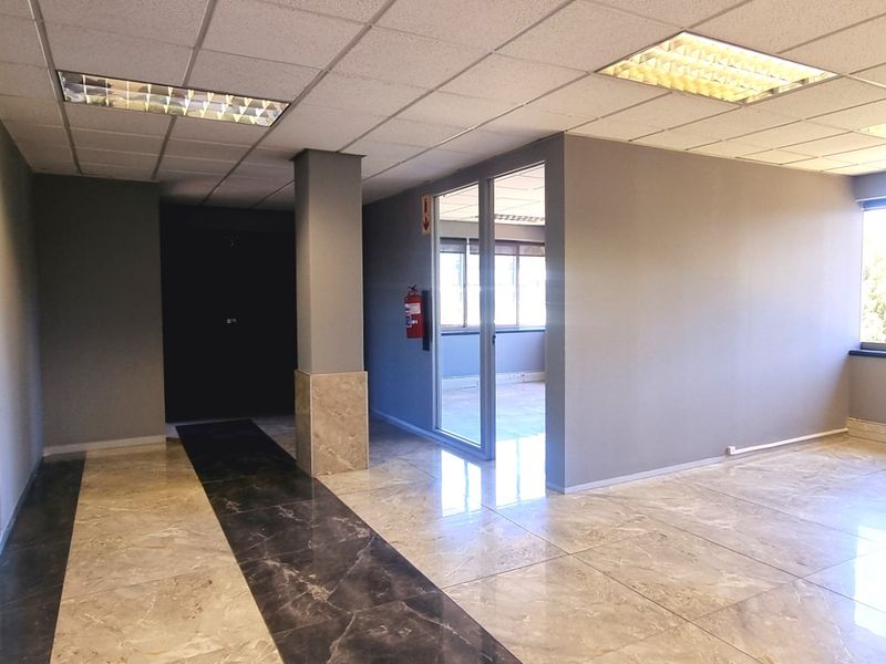 Office space to let in The Woodlands Office Park - Photo 9
