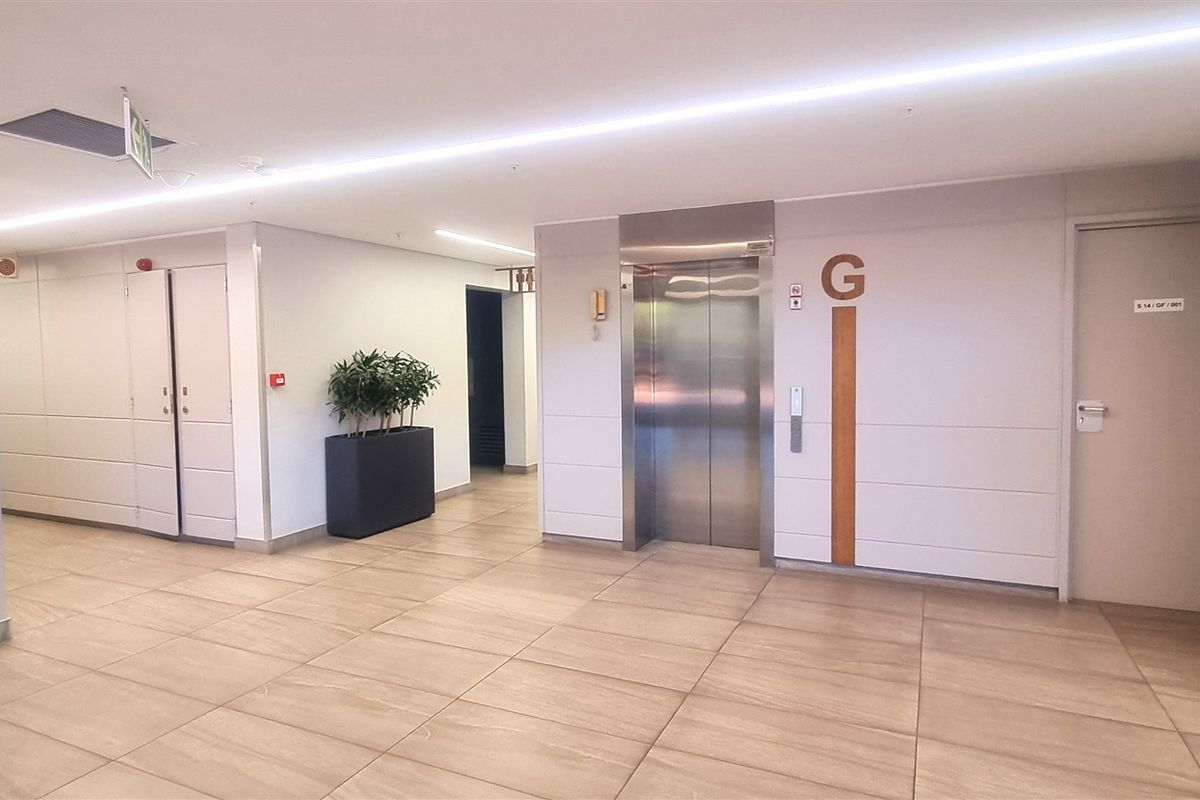 Office space to let in The Woodlands Office Park - Photo 2