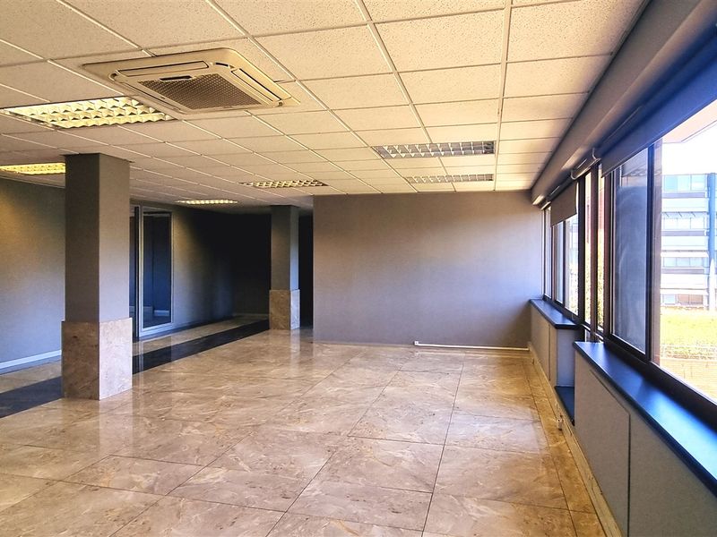 Office space to let in The Woodlands Office Park - Photo 3