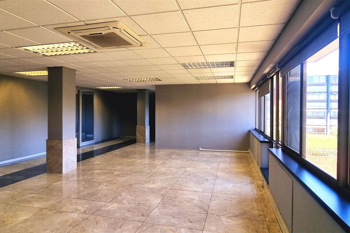 Office space to let in The Woodlands Office Park - Photo 3