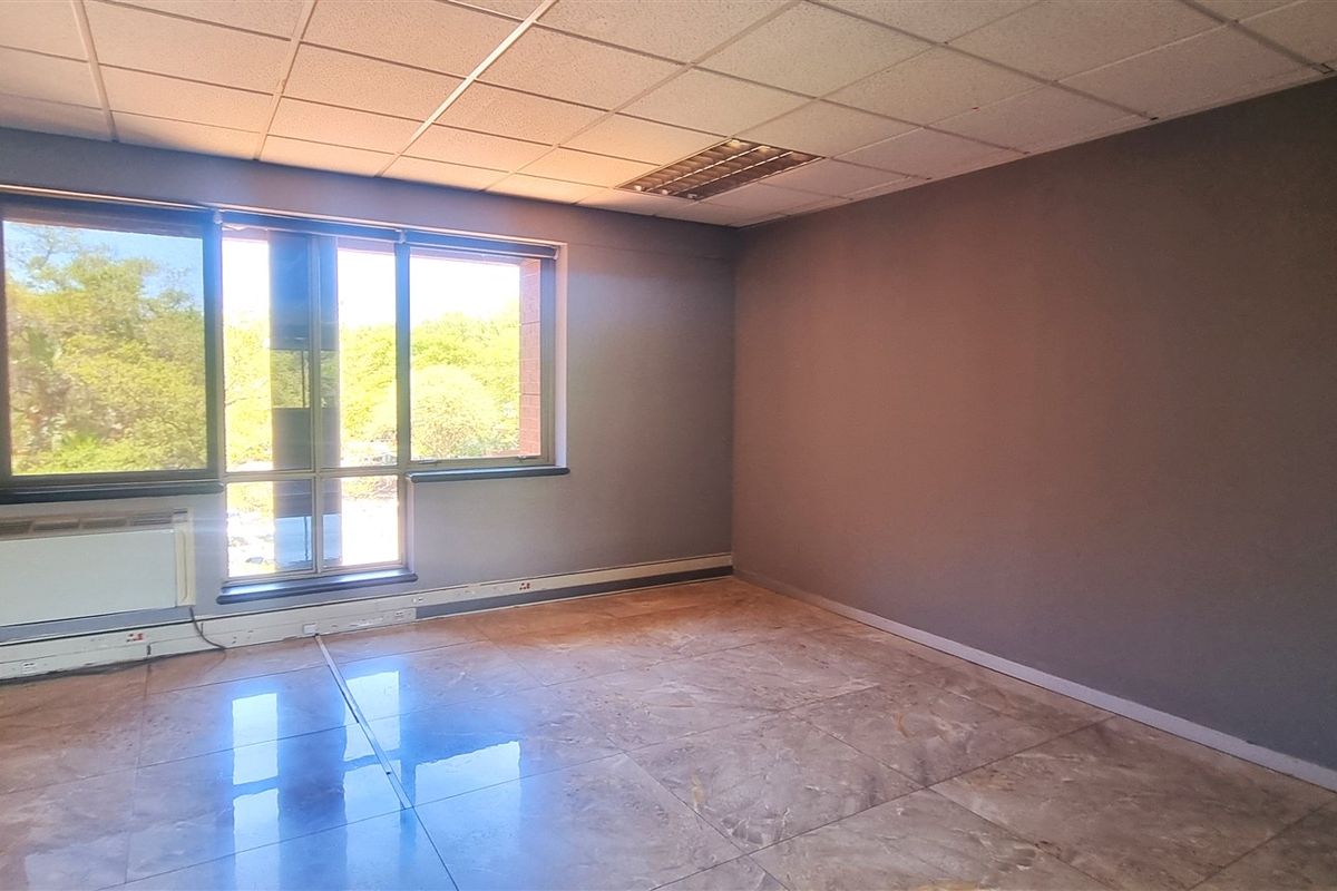 Office space to let in The Woodlands Office Park - Photo 4