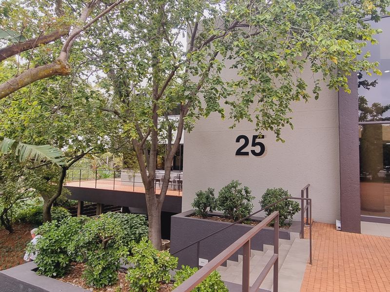Office space to let in The Woodlands Office Park - Photo 2