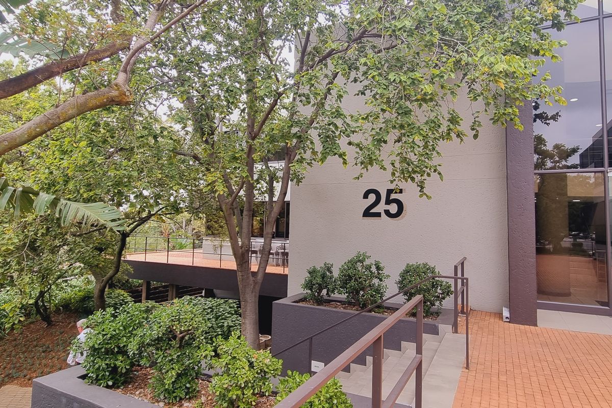 Office space to let in The Woodlands Office Park - Photo 2