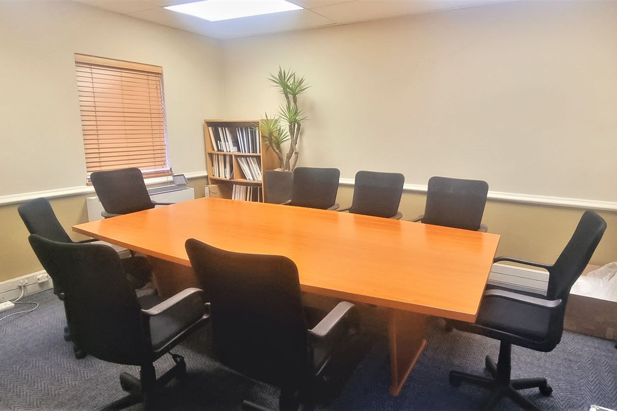 Sectional title unit For Sale of 176m2 in 4 5th Avenue Rivonia - Photo 5