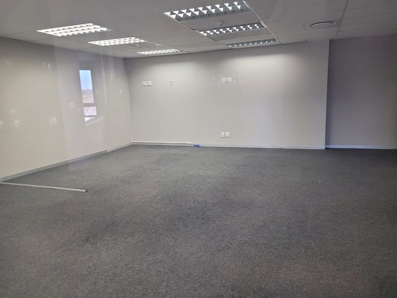 491m2 Office TO LET in Southdowns Office Park - Photo 4
