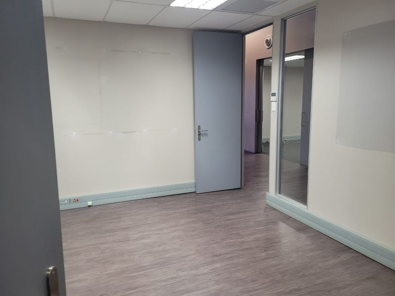 491m2 Office TO LET in Southdowns Office Park - Photo 5