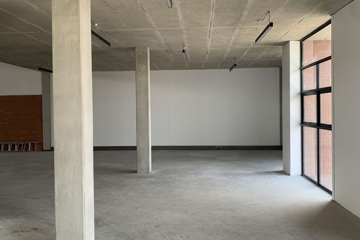 Warehouse to let in Longlake - Photo 4