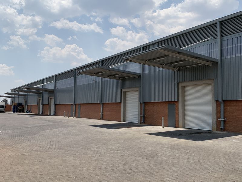 Warehouse to let in Longlake - Photo 2