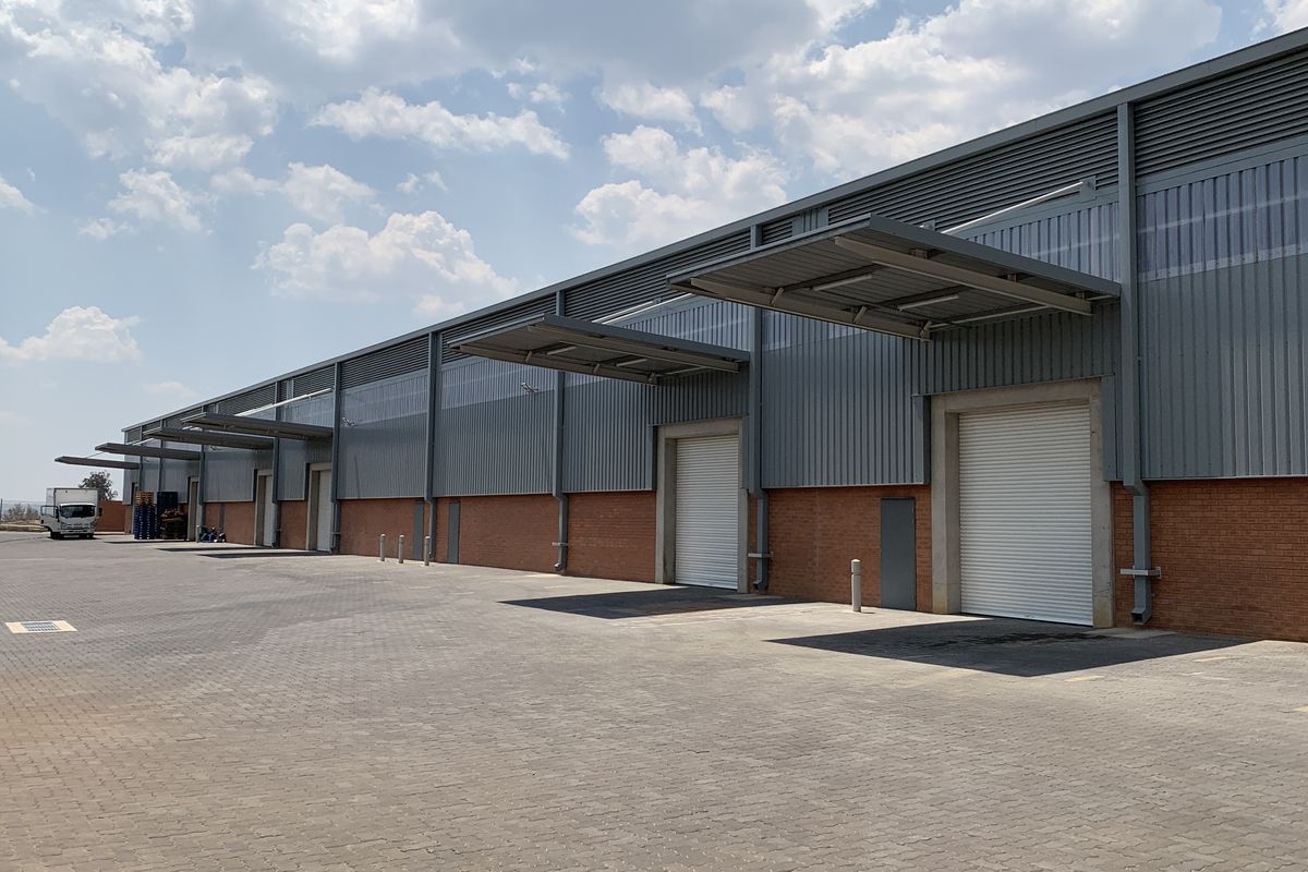 Warehouse to let in Longlake - Photo 2