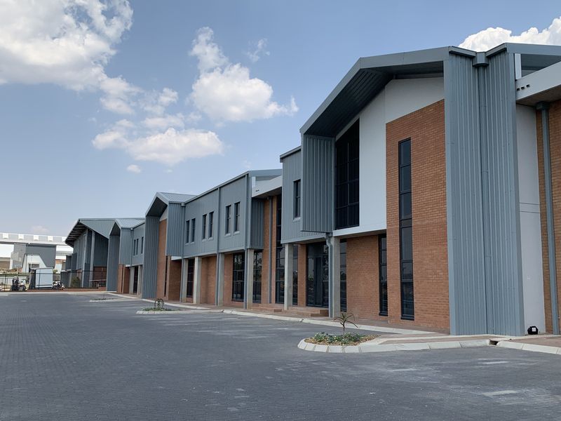 Warehouse to let in Longlake - Photo 6