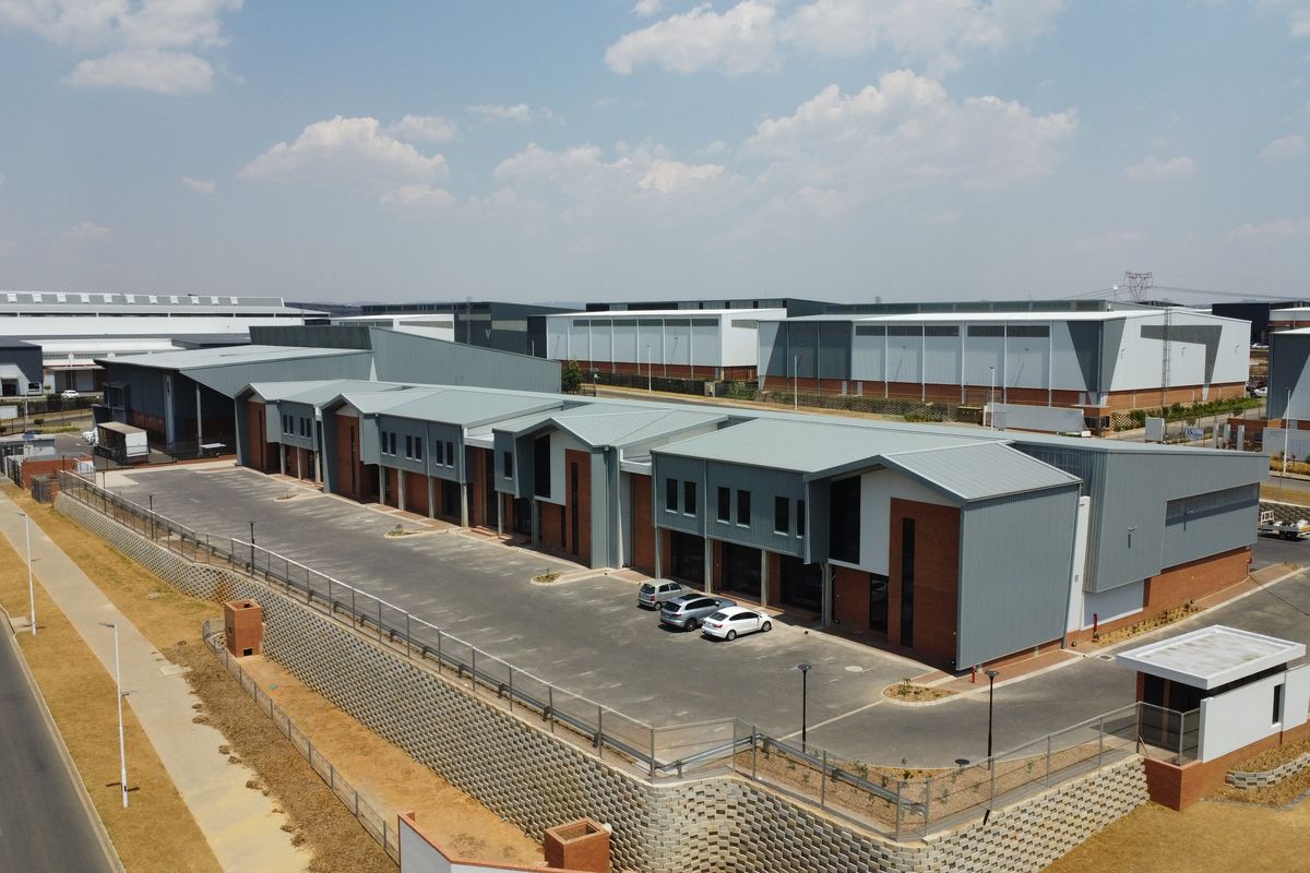 Warehouse to let in Longlake - Photo 5