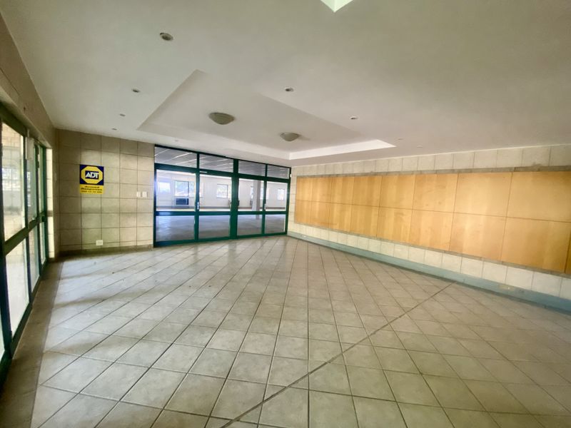 Accessible Ground Floor Office Space in Secure Midridge Park - Photo 2