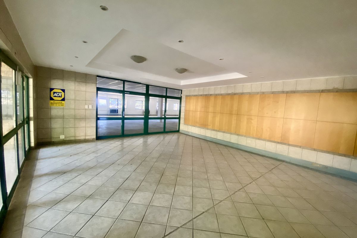 Accessible Ground Floor Office Space in Secure Midridge Park - Photo 2