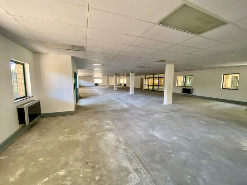 Accessible Ground Floor Office Space in Secure Midridge Park - Photo 3