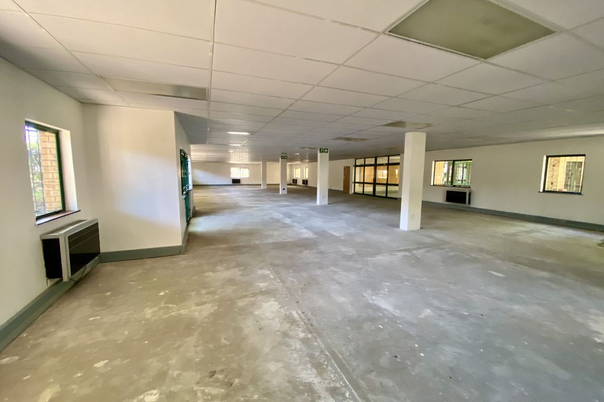 Accessible Ground Floor Office Space in Secure Midridge Park - Photo 3