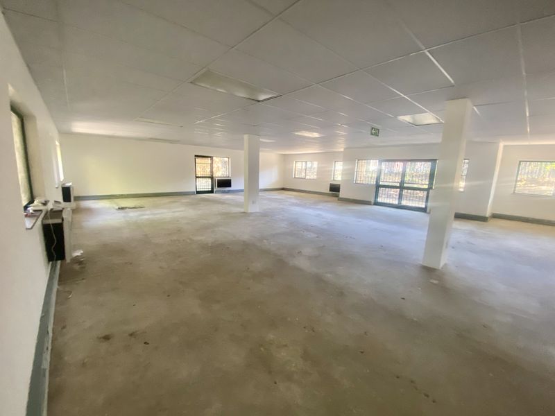 Accessible Ground Floor Office Space in Secure Midridge Park - Photo 8