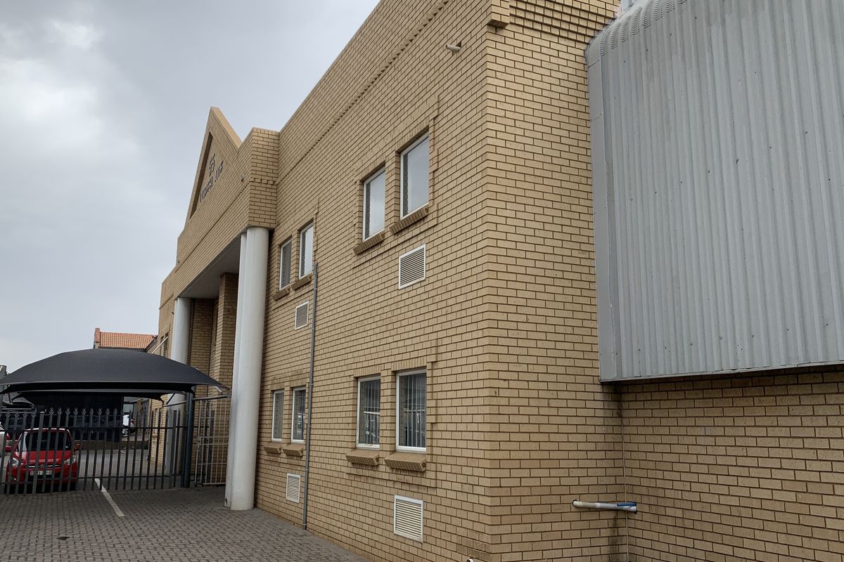 Warehouse to let in Spartan - Photo 5