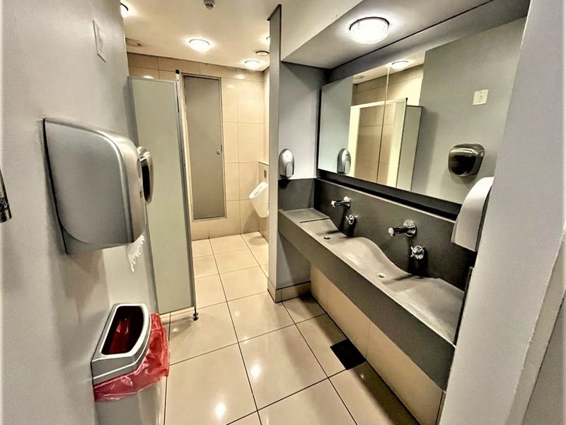 Office space to let in Melrose Arch - Photo 7