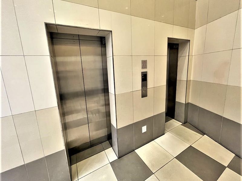 Office space to let in Melrose Arch - Photo 9