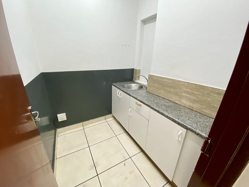 Highly Sought-After Warehouse Available To Let | Gallagher Place South, Halfway House - Photo 10