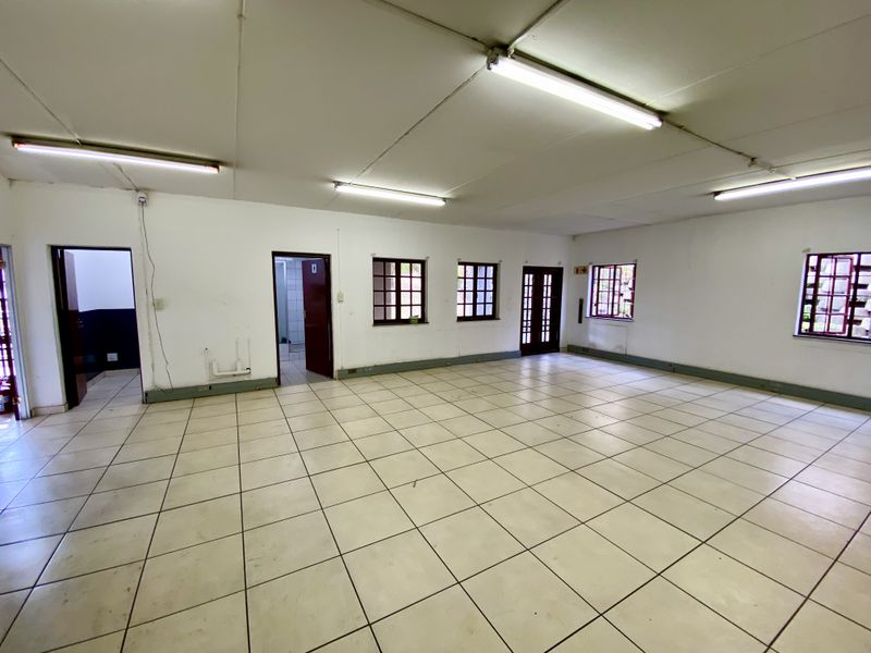 Highly Sought-After Warehouse Available To Let | Gallagher Place South, Halfway House - Photo 9