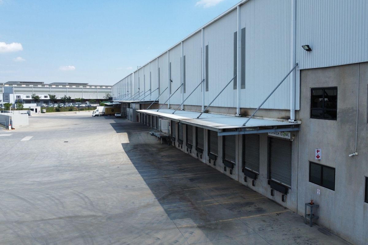 Warehouse to let in Elandsfontein - Photo 4