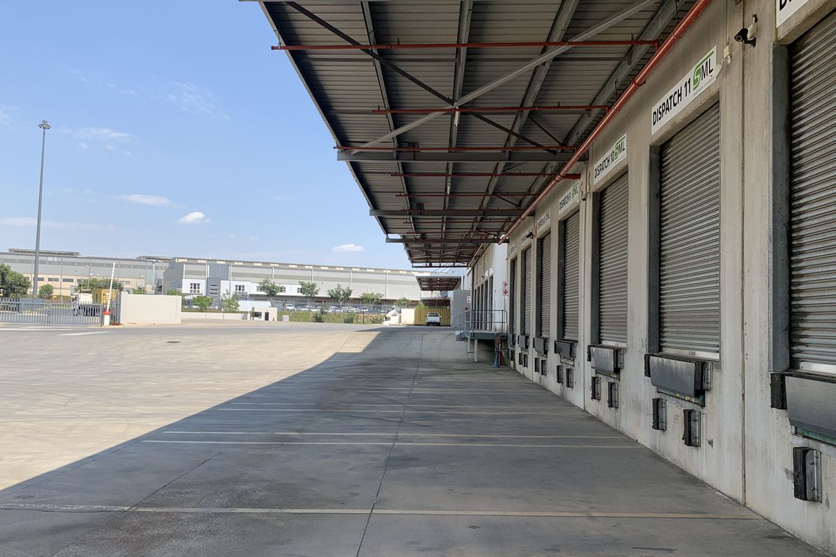 Warehouse to let in Elandsfontein - Photo 3