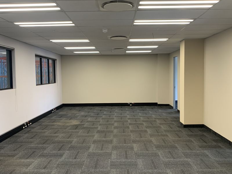 Warehouse to let in Elandsfontein - Photo 9