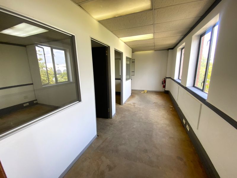 Modern 1,160m2 Warehouse with Yard To Let in Secure Tillbury Business Park, Midrand - Photo 8