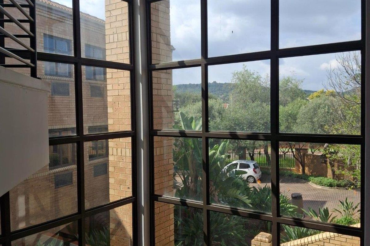Atterbury Court - Beautifully Revamped Offices Available in the Heart of Faerie Glen! - Photo 4