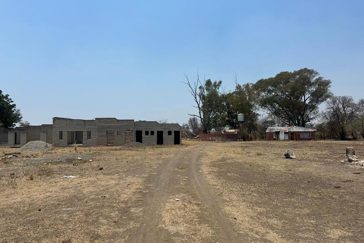 Prime Mining-Ready Land for Sale in Marikana – Ideal for Heavy-Duty Operations and Truck Access - Photo 5