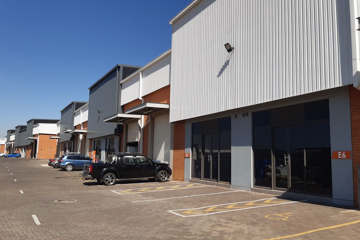 Warehouse to LET in Longlake - Photo 2