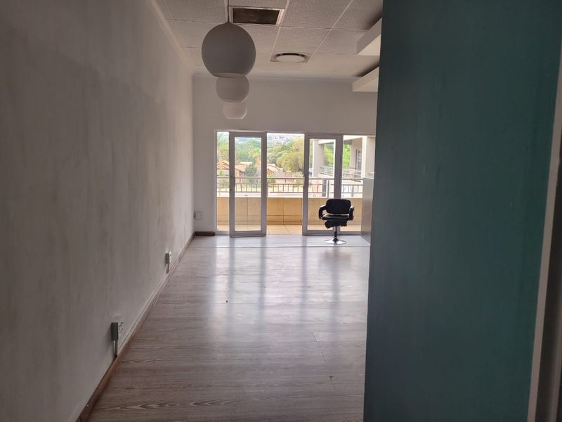 47m2 Retail space TO LET - Photo 8